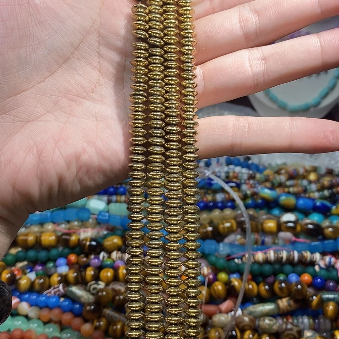 石英质玉未镶嵌，2条黑胆石飞碟隔片8mm，