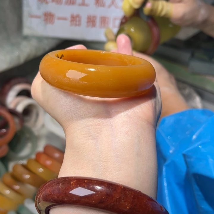 平***安石英质玉（黄龙玉）合金手镯定制