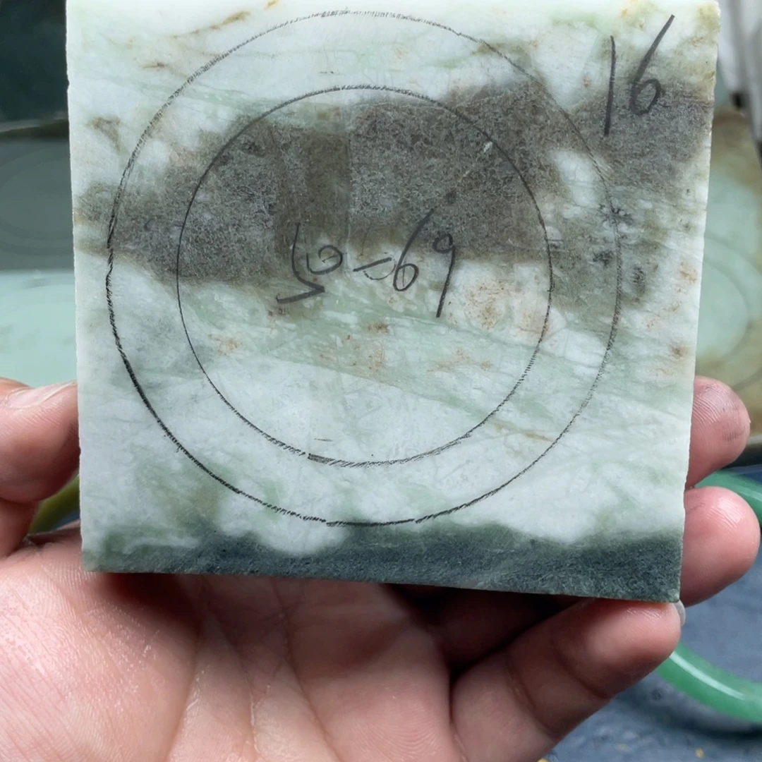 独山玉未镶嵌定制手镯