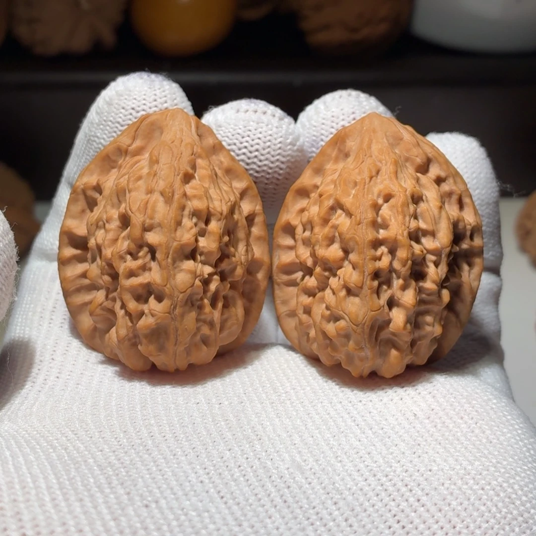 吊坠文玩核桃野生玉髓 白蛇马蹄