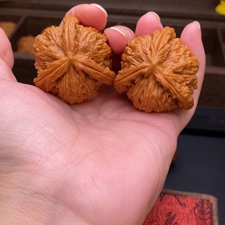 简***福把件文玩核桃白奔