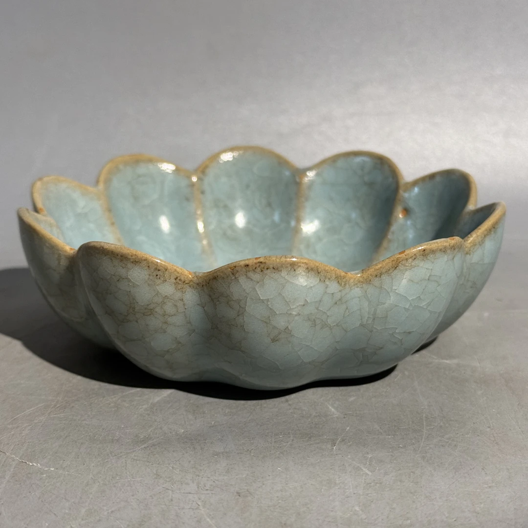 汝窑冰裂纹莲花洗，口直径13cm，高4.2cm，老汝瓷，旧藏，喜欢的来