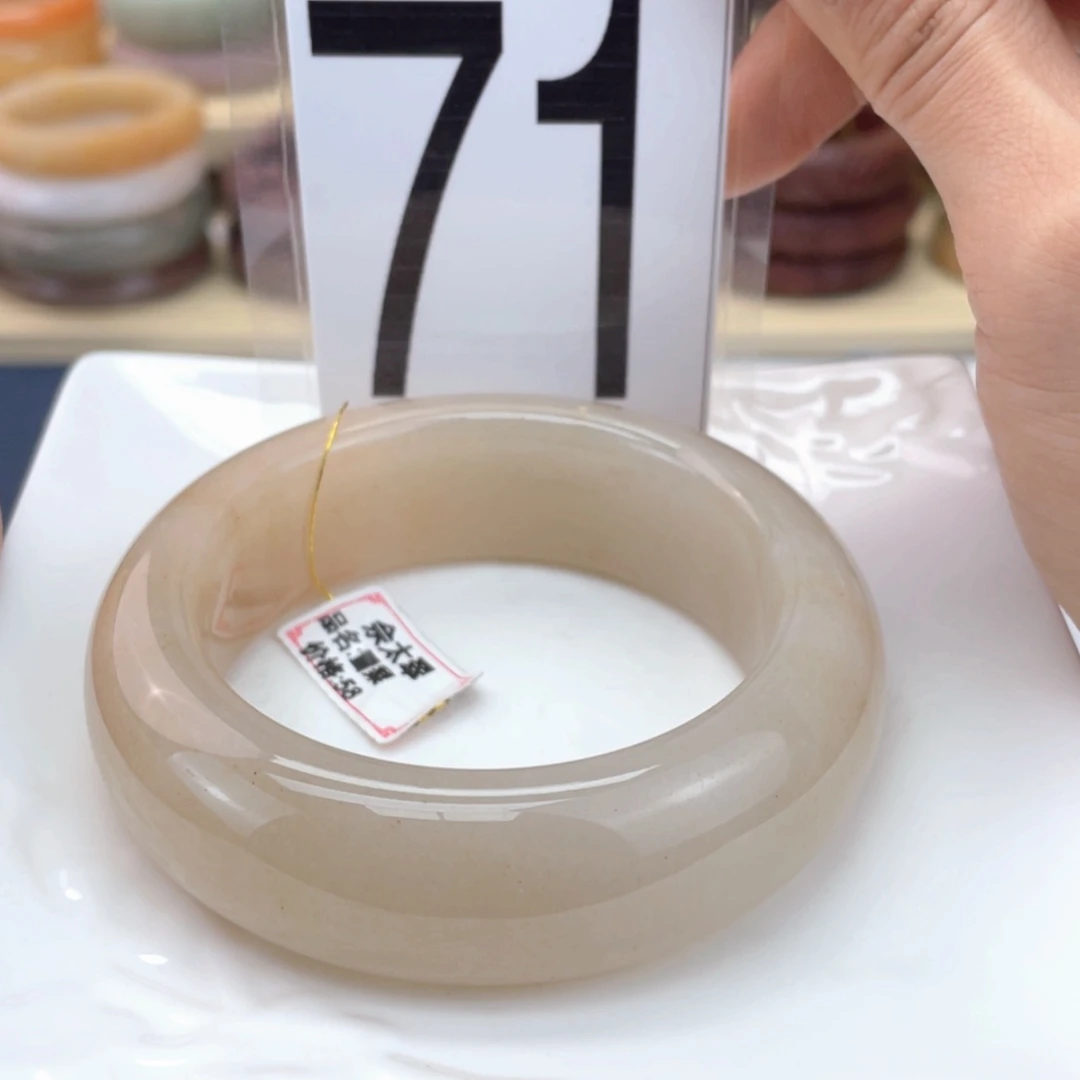 【闪购商品】石英质玉手镯未镶嵌