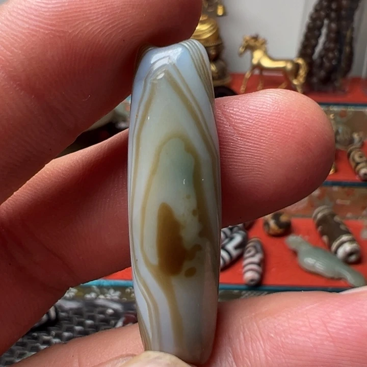 蚂***蚁未镶嵌自己家里的东西玛瑙/玉髓