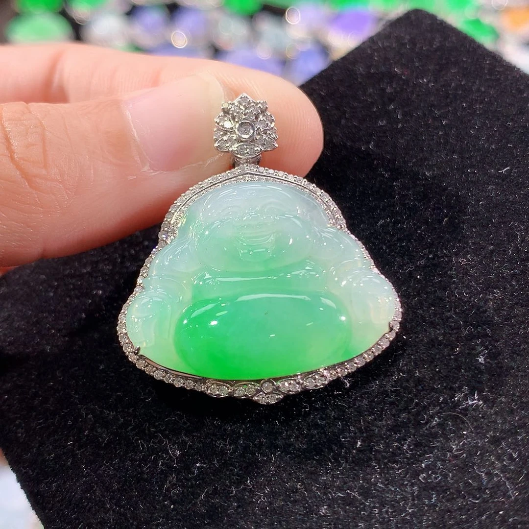 翡翠18K金镶嵌颈饰