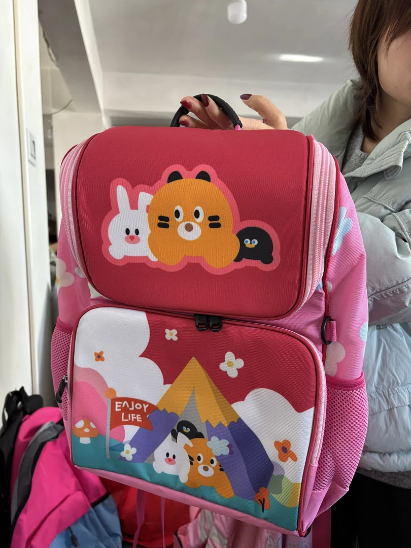 小学生大容量双肩书包