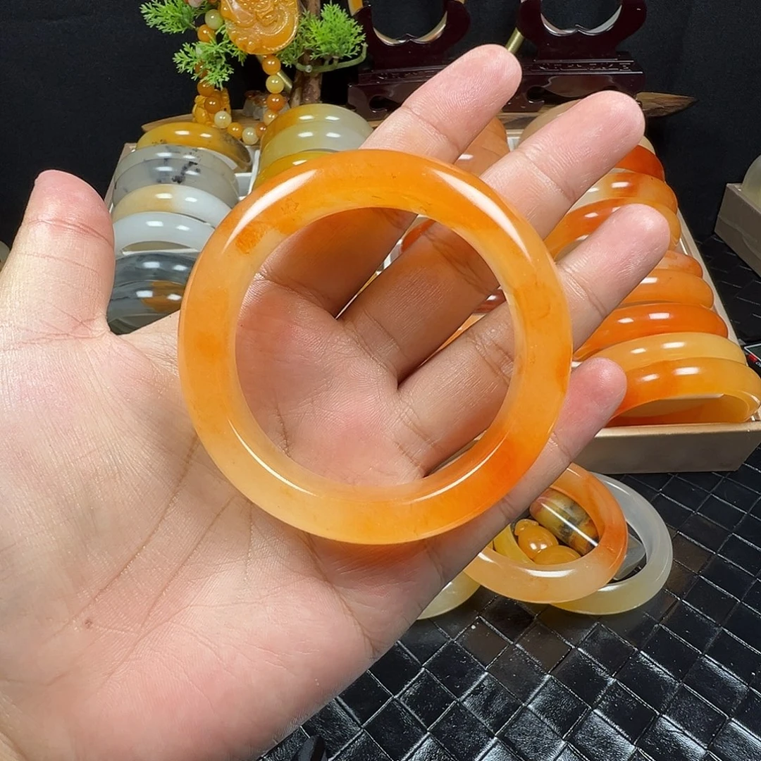 肉***～石英质玉（黄龙玉）未镶嵌手镯