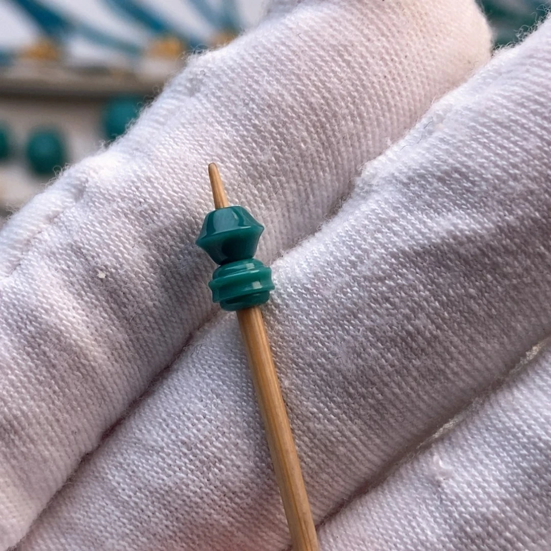 霍***维绿松石未镶嵌绿松石配饰