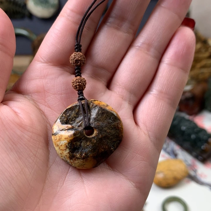 岫岩河磨玉（透闪石质玉）挂件未镶嵌