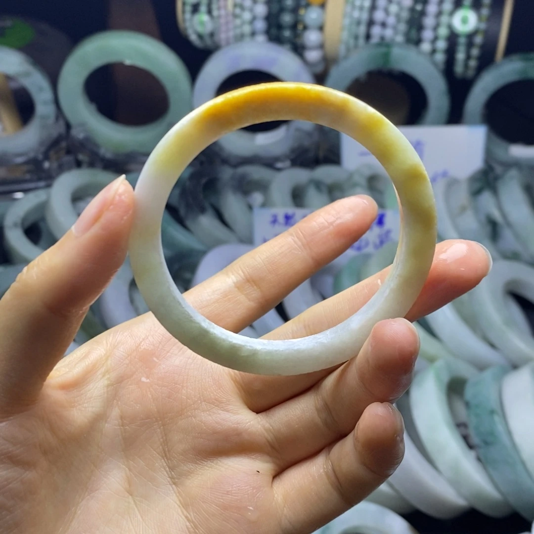 定制翡翠未镶嵌手镯