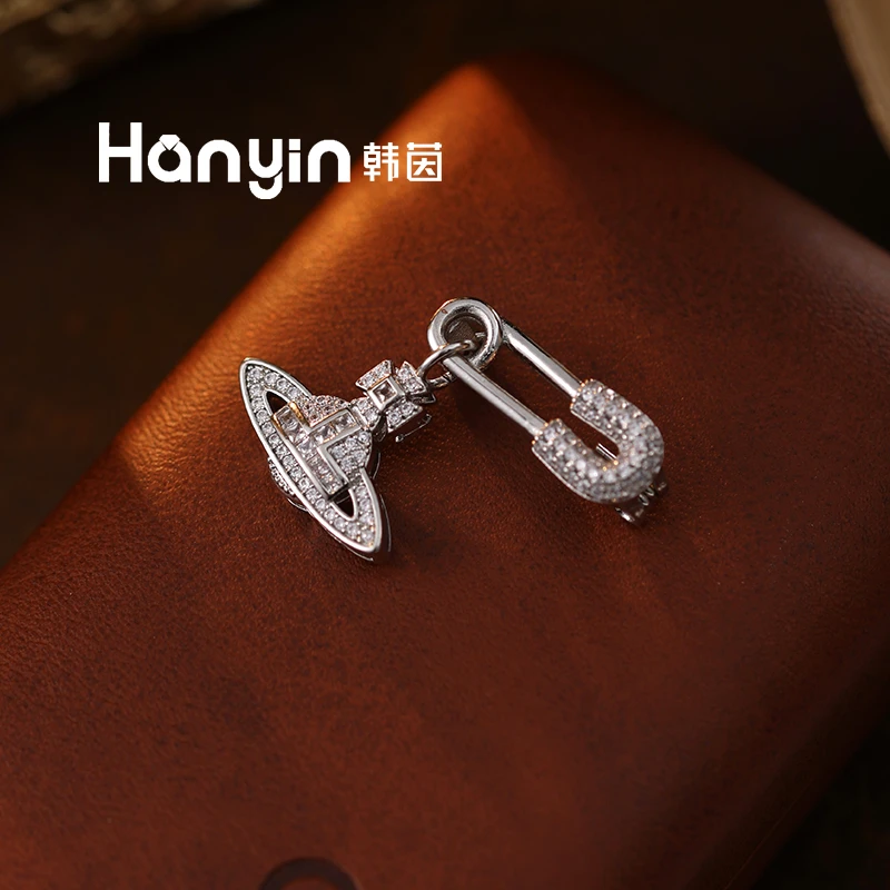 铜合金合成锆石胸针 精致满微镶回形针土星胸针时尚气质百搭AAA