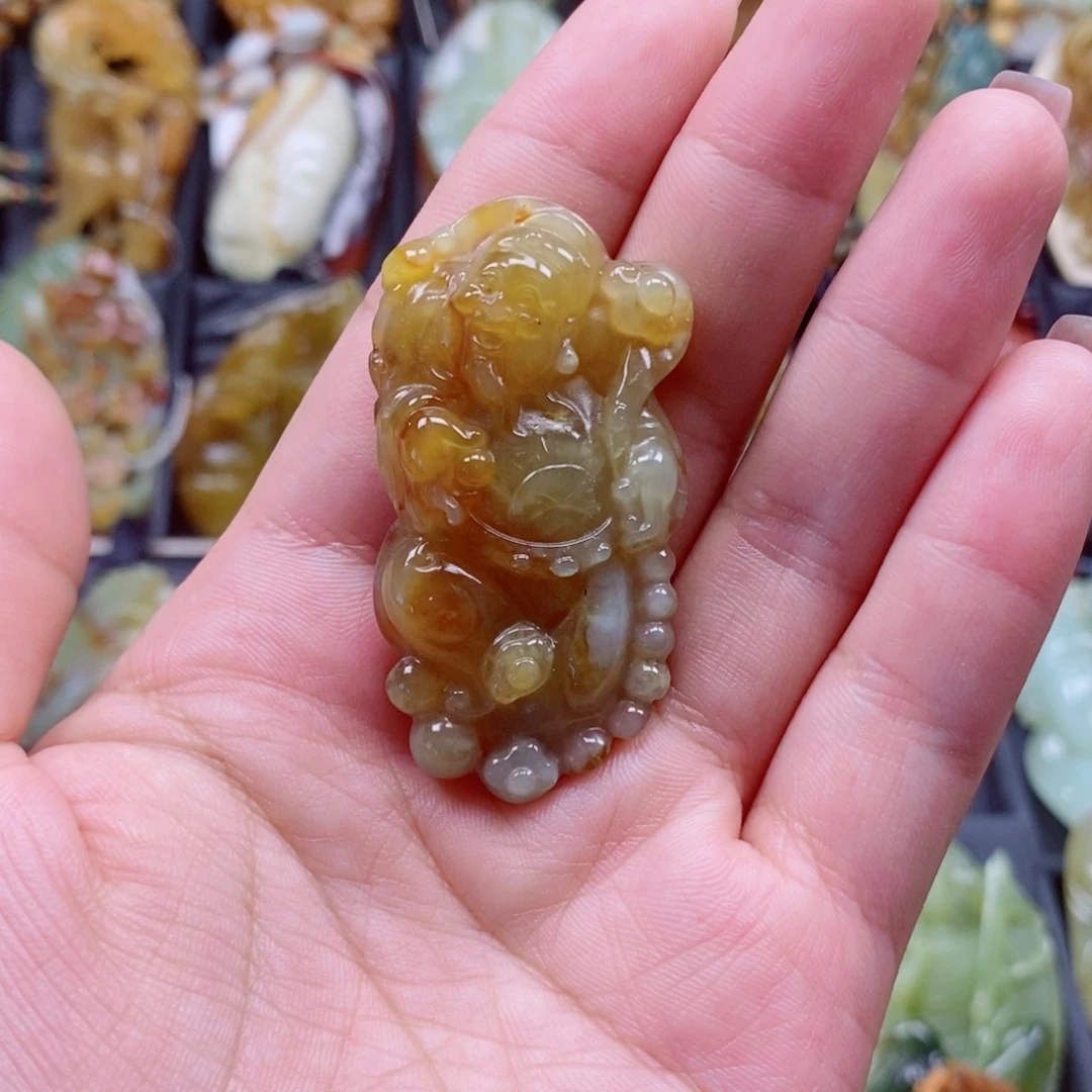 未镶嵌蛇纹石玉颈饰