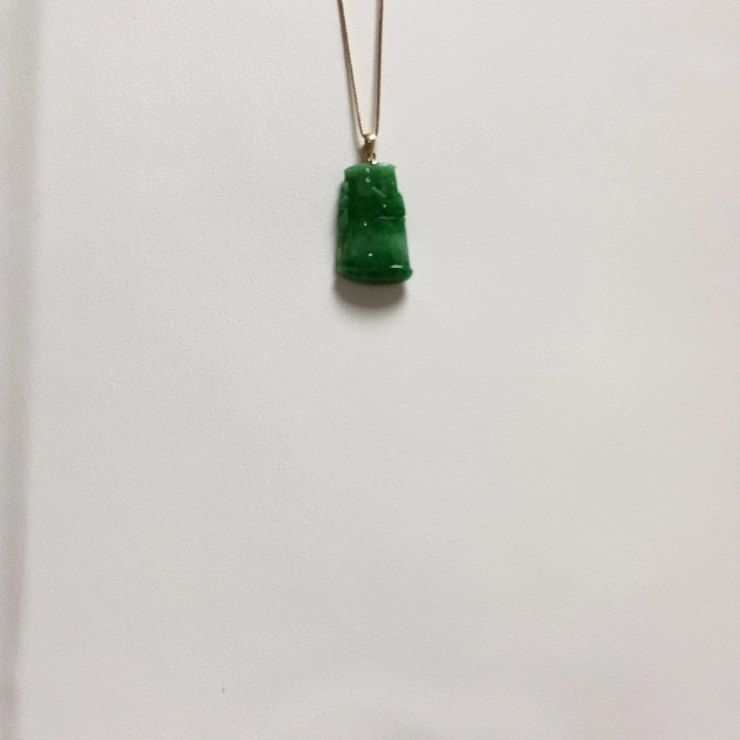 翡翠18K金镶嵌颈饰简单