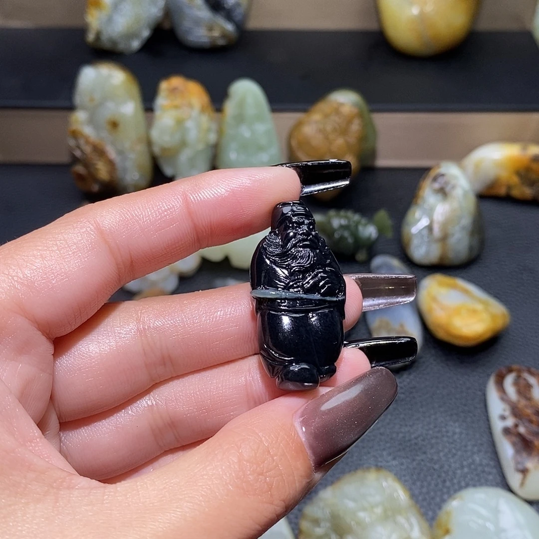 战***下和田玉未镶嵌颈饰