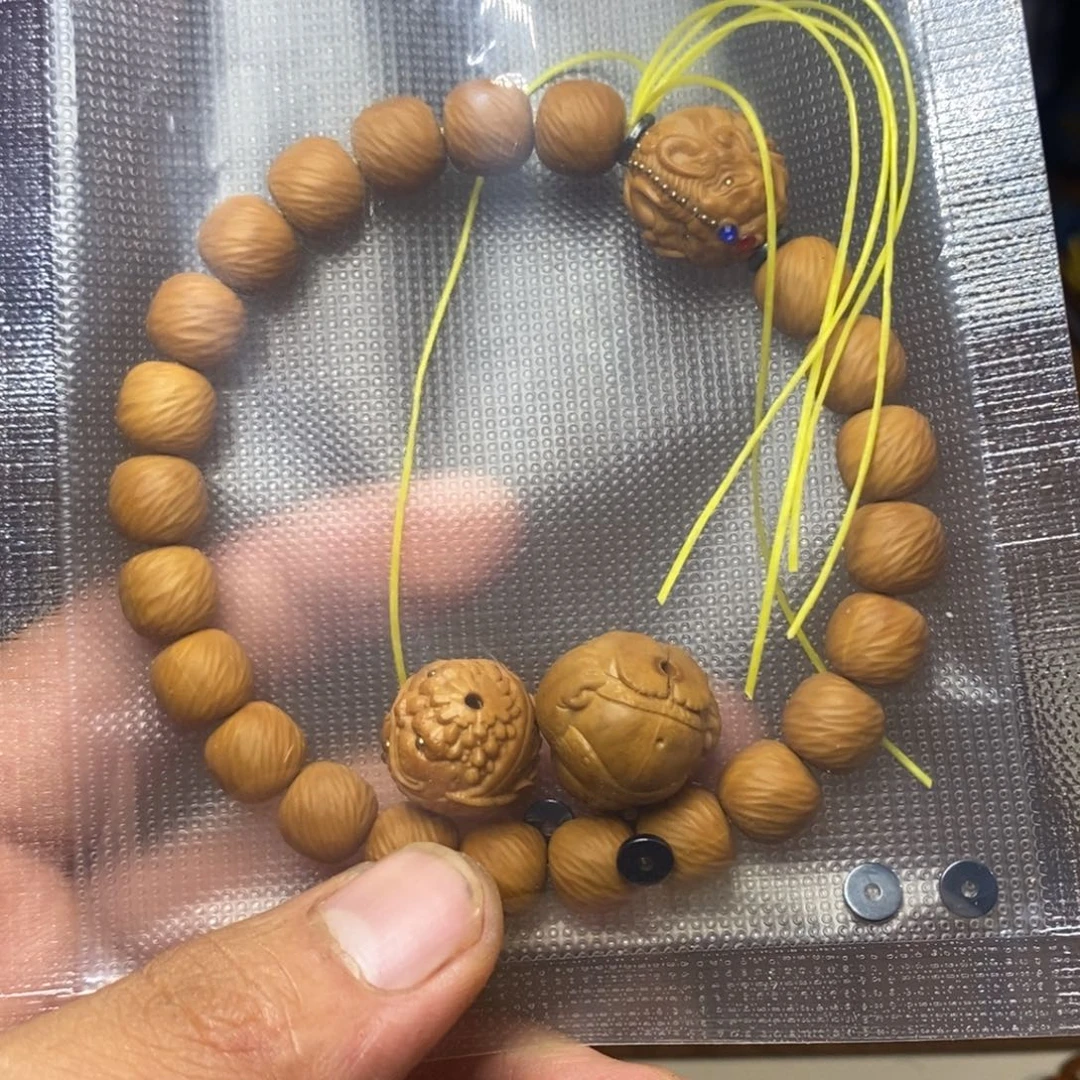 耶***耶猴头核桃手串老妹专属
