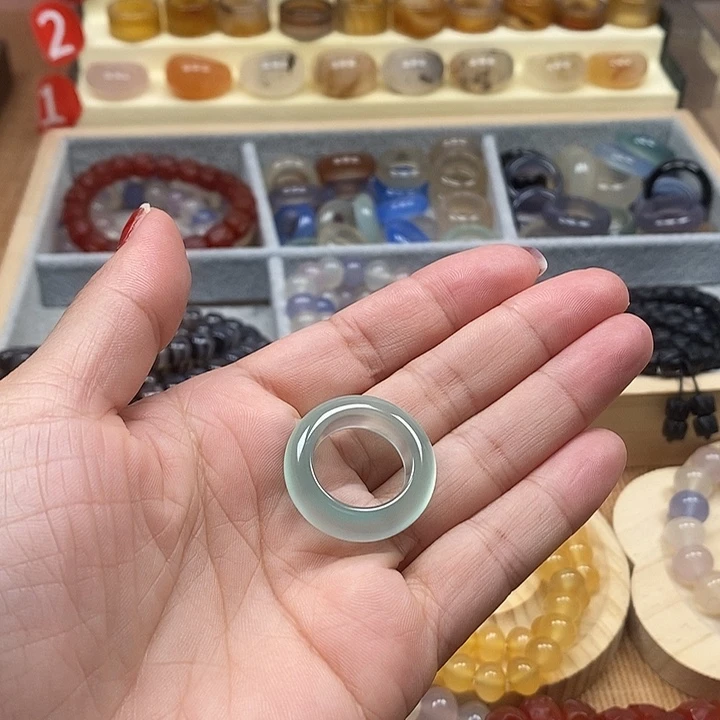 人***了玛瑙/玉髓未镶嵌戒指