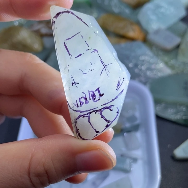 定制翡翠未镶嵌人物意境牌子