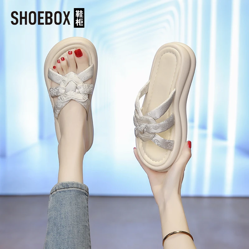 达芙妮集团旗下绝美国风凉拖鞋女夏外穿2025新款新中式厚底一字拖