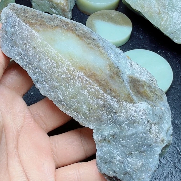 未镶嵌和田玉（糖玉）珠宝奇石