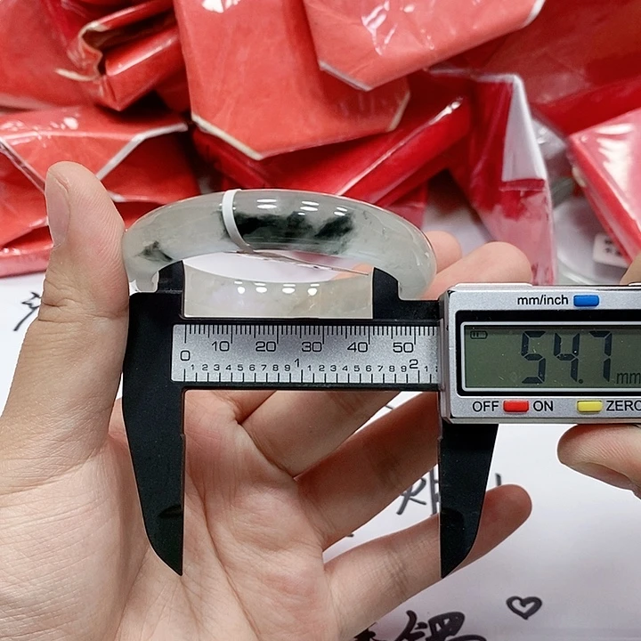 翡翠手镯未镶嵌96