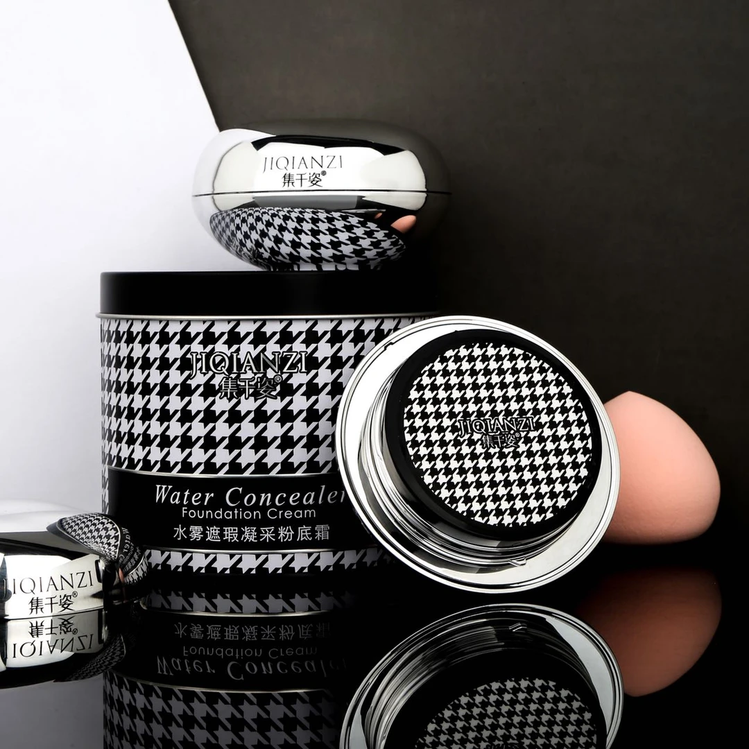 细腻粉质瞬间提亮隐匿毛孔防水防汗水雾遮瑕凝采粉底霜 H0602