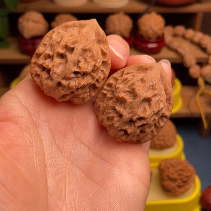 文玩核桃把件野生小火苗36