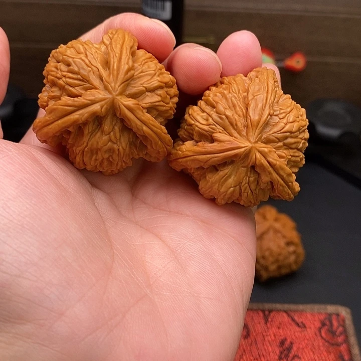 把件文玩核桃白奔