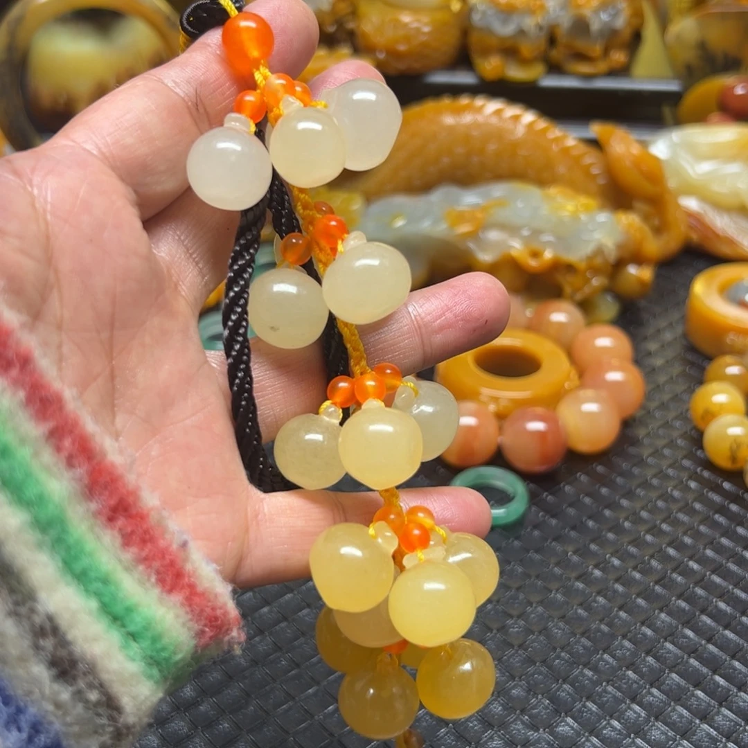 石英质玉未镶嵌颈饰