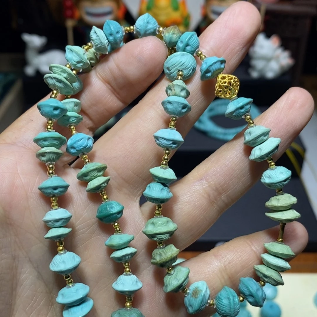 绿松石颈饰未镶嵌