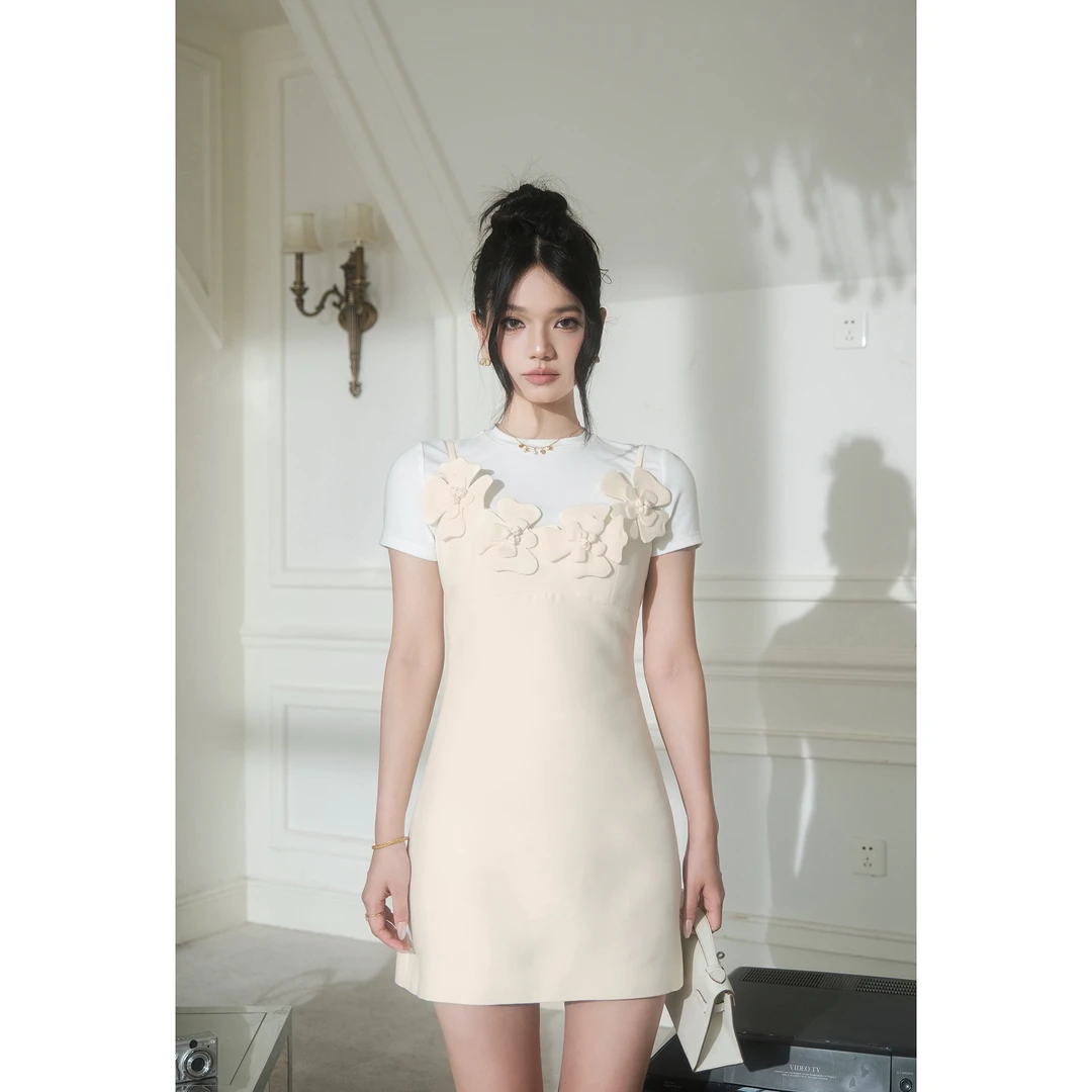 FOREVERCAN“丘吉尔庄园”V家立体花卉吊带收腰连衣裙SD21343