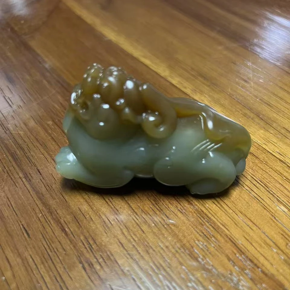 和田玉   貔貅把件