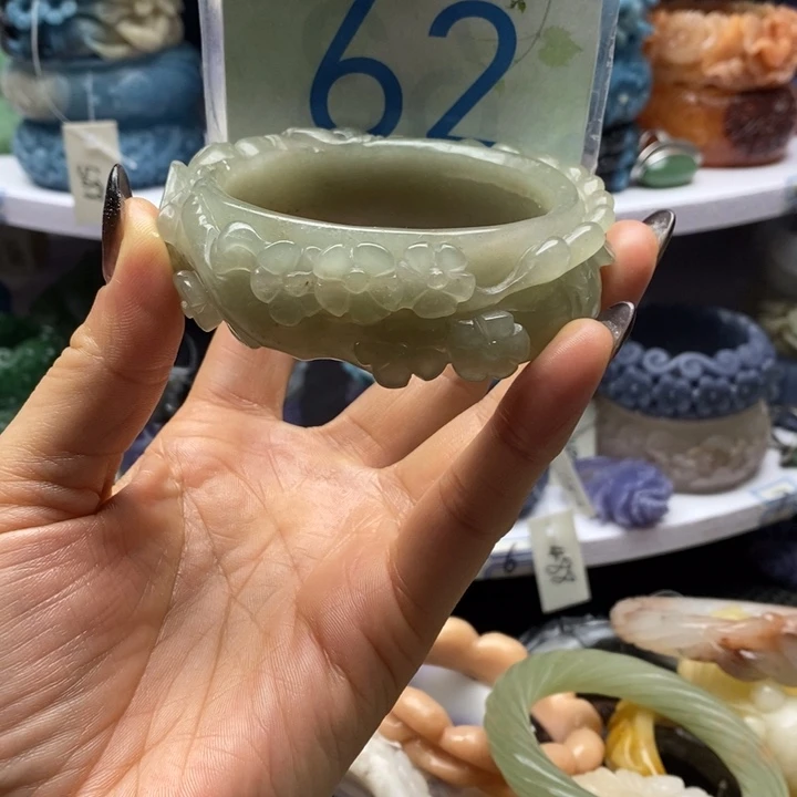 未镶嵌手镯石英岩玉
