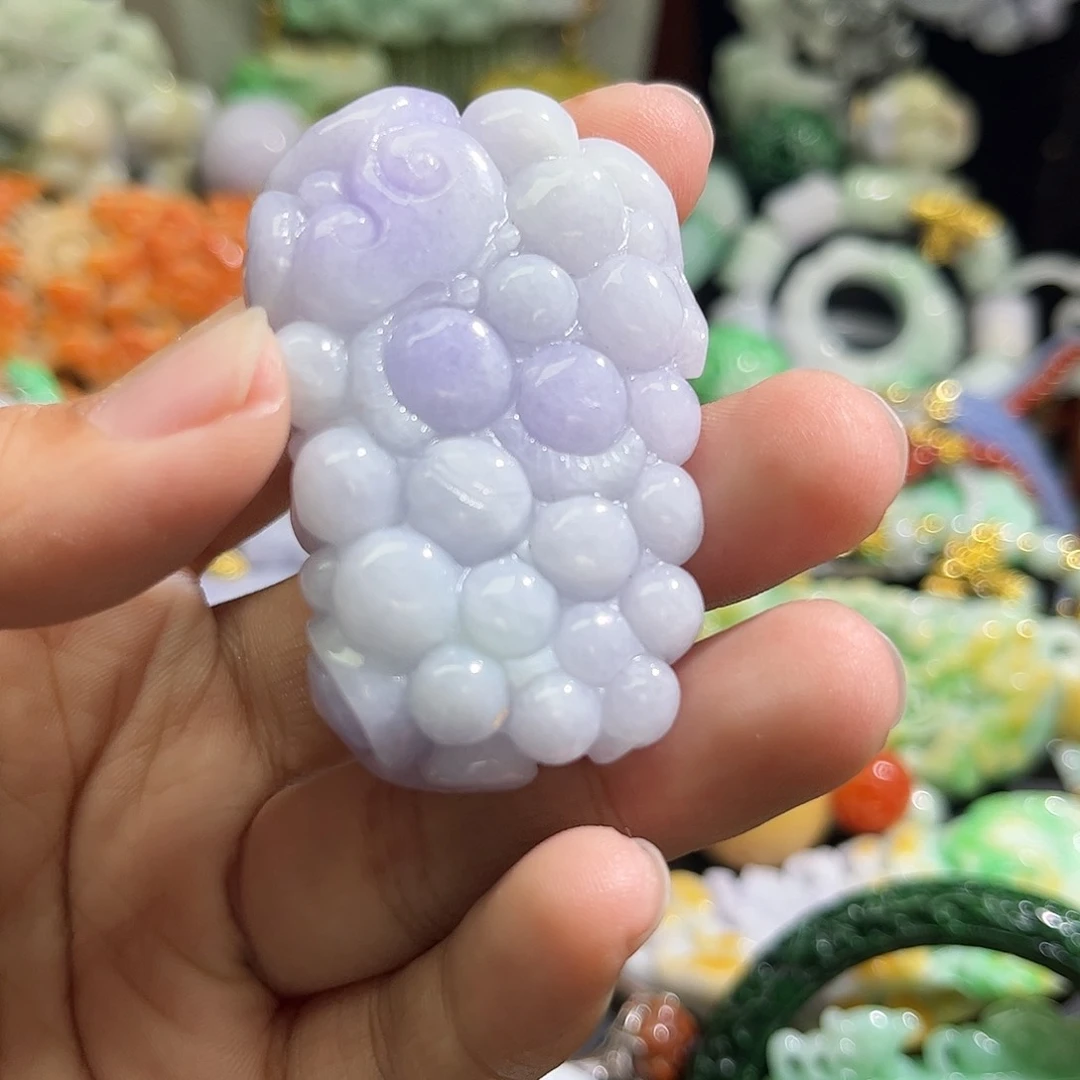 翡翠未镶嵌颈饰待编织