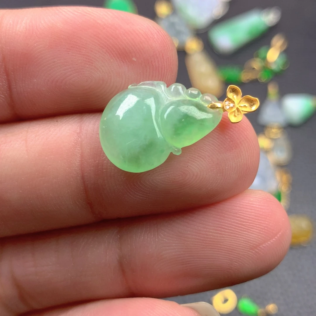 【闪购商品】颈饰18K金镶嵌翡翠翡翠