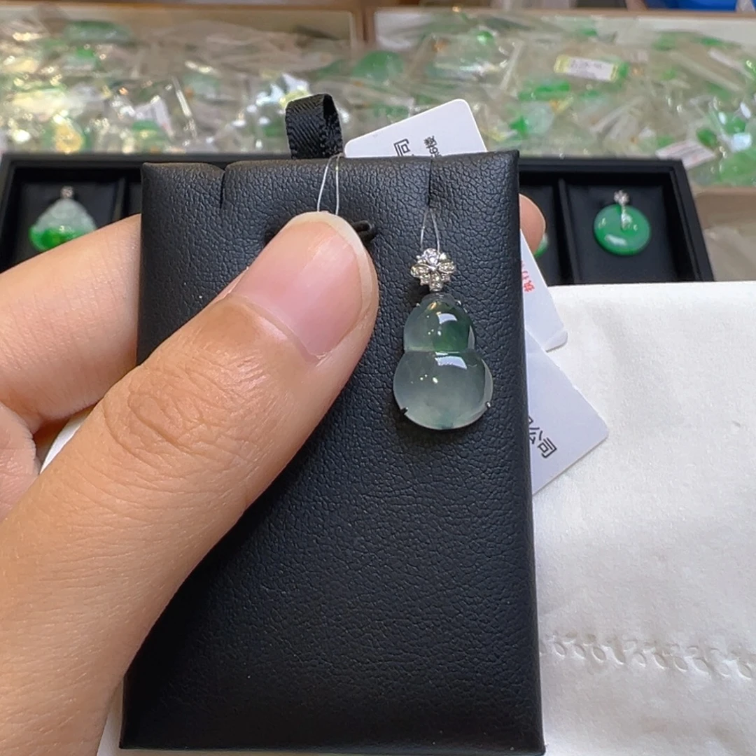 吊坠(不含链)18K金镶嵌翡翠