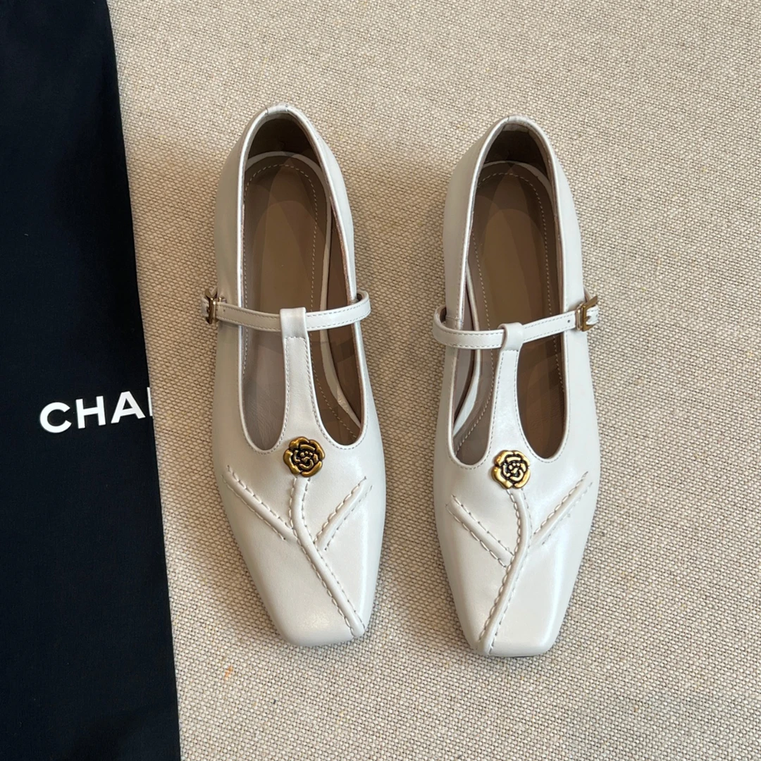 山茶花乐福鞋女低跟配裙子米白色t字带玛丽珍鞋方头舒适皮鞋