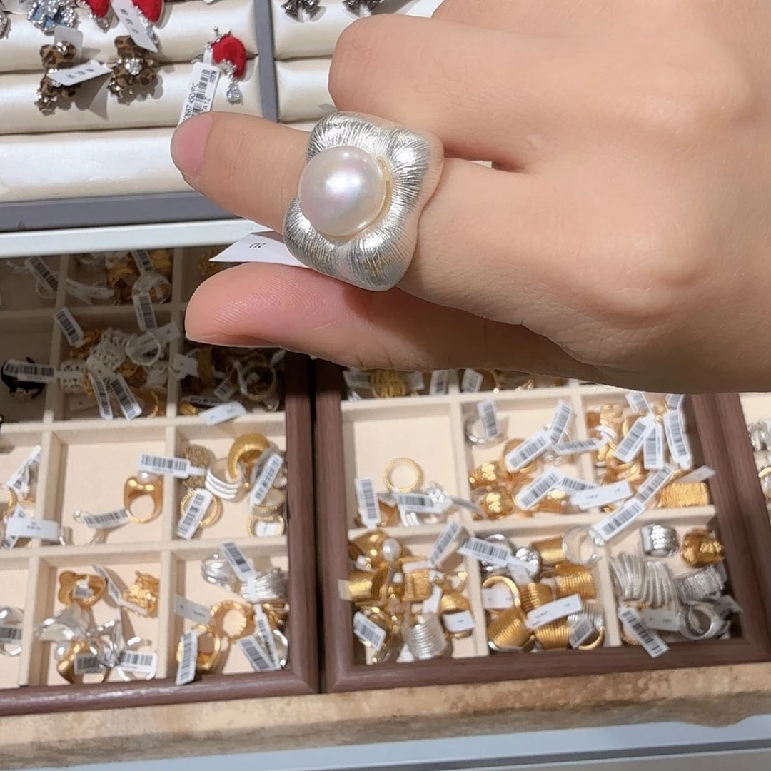 三醋酯纤维花苞戒指