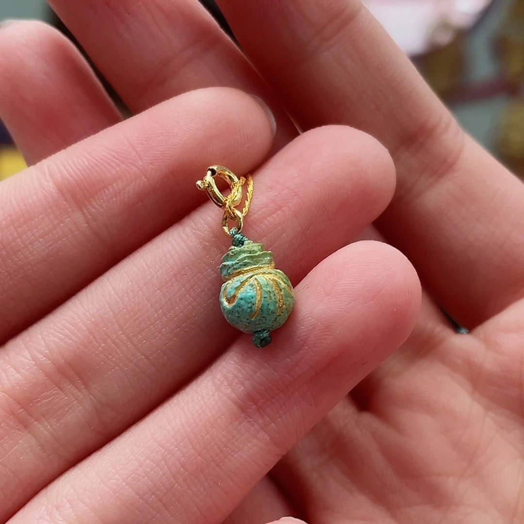 绿松石颈饰未镶嵌