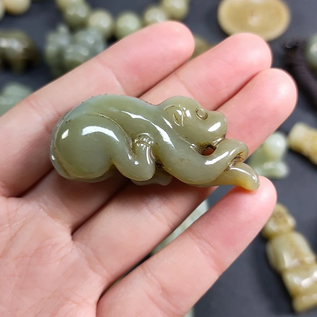 和田玉颈饰未镶嵌