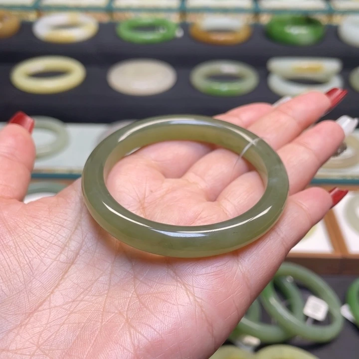 和田玉手镯未镶嵌50