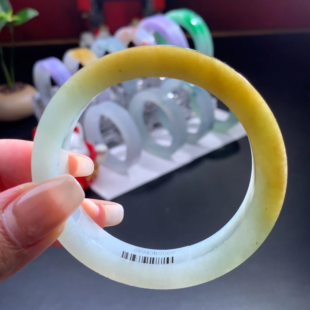 未镶嵌翡翠手镯定制翡翠