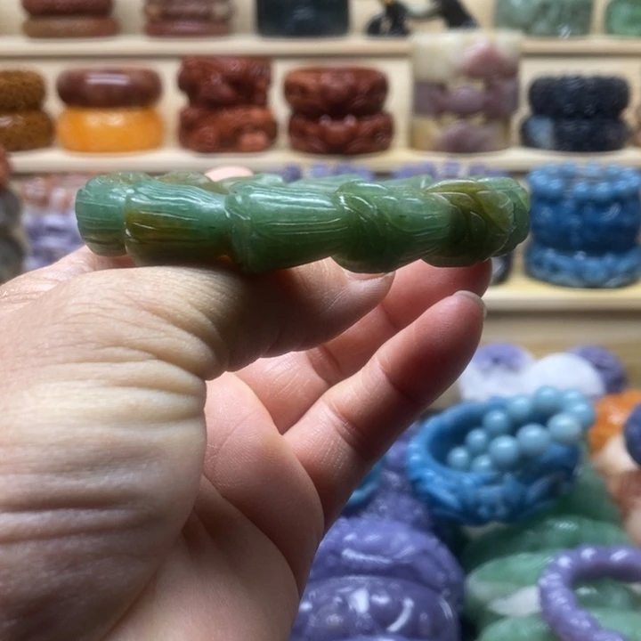 未镶嵌手镯石英质玉