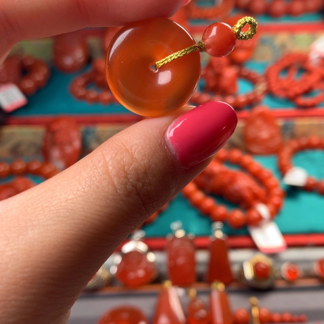 颈饰未镶嵌南红玛瑙