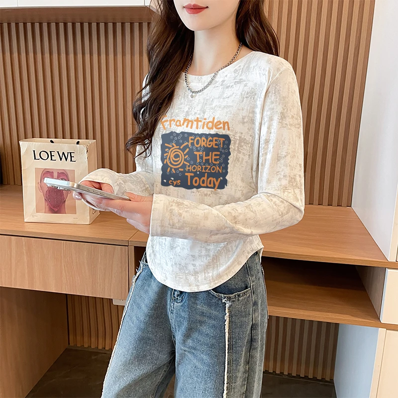 高级感扎染褶皱内搭T恤女秋季爆款韩版时尚修身显瘦百搭长袖上衣