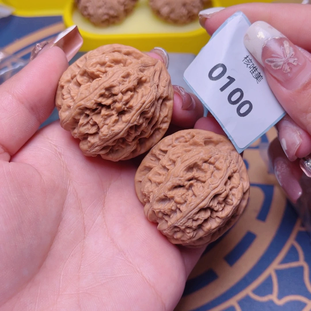 文玩核桃把件粗筋42～0100