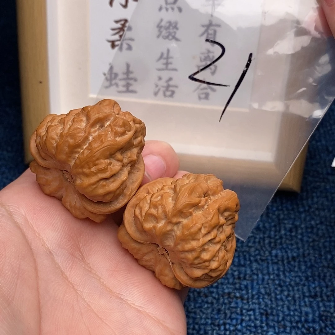 文玩核桃把件蛤蟆头40.5尺全品，