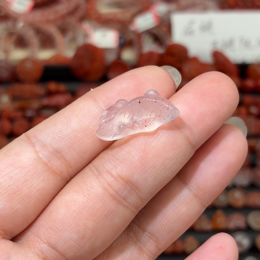 南红玛瑙未镶嵌颈饰锦鲤