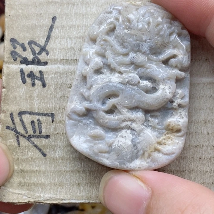 颈饰未镶嵌硅化珊瑚（珊瑚玉）用****1