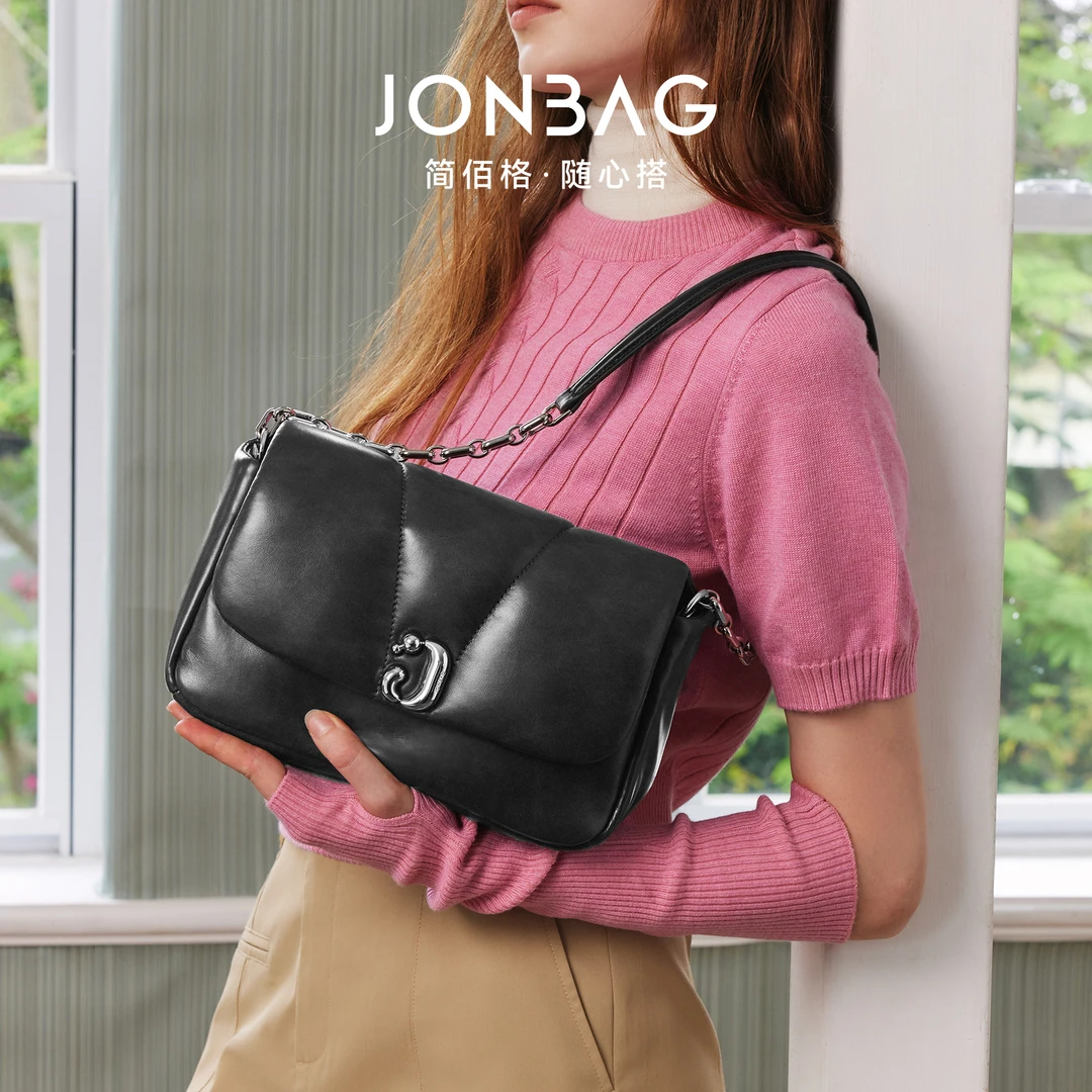 简佰格抱抱枕头包单肩斜挎邮差包2025新春夏百搭通勤包送妈妈礼物