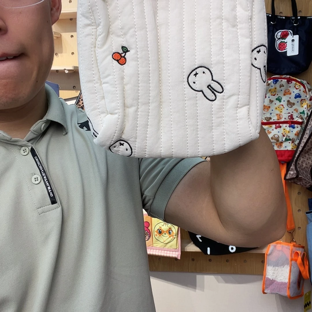 PU化妆包等产品和产品为